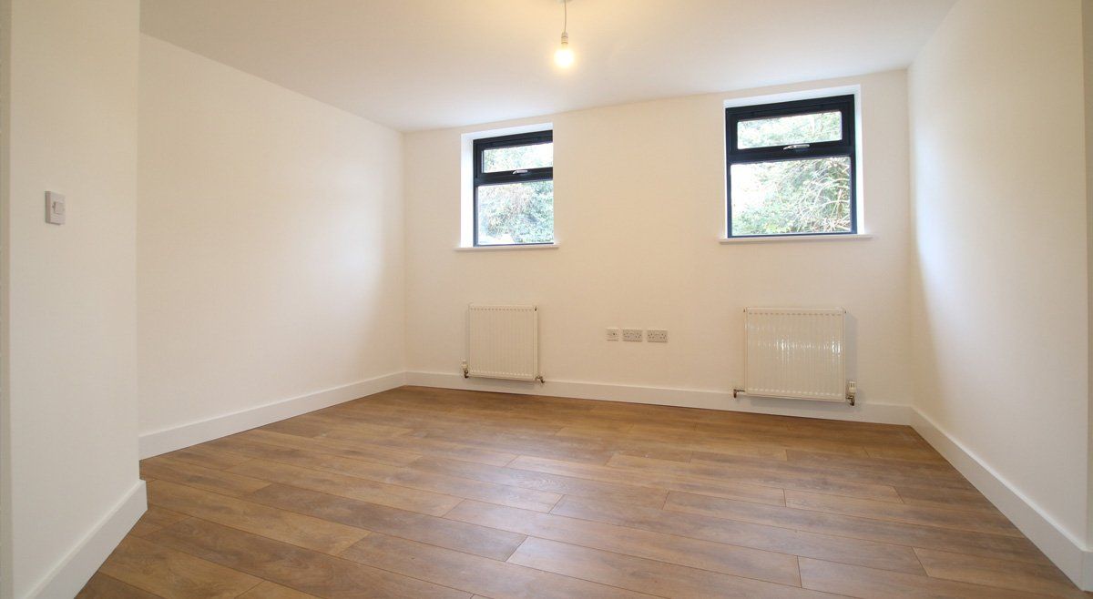 69 Crossbrook Street, Cheshunt: photo 2 of 8