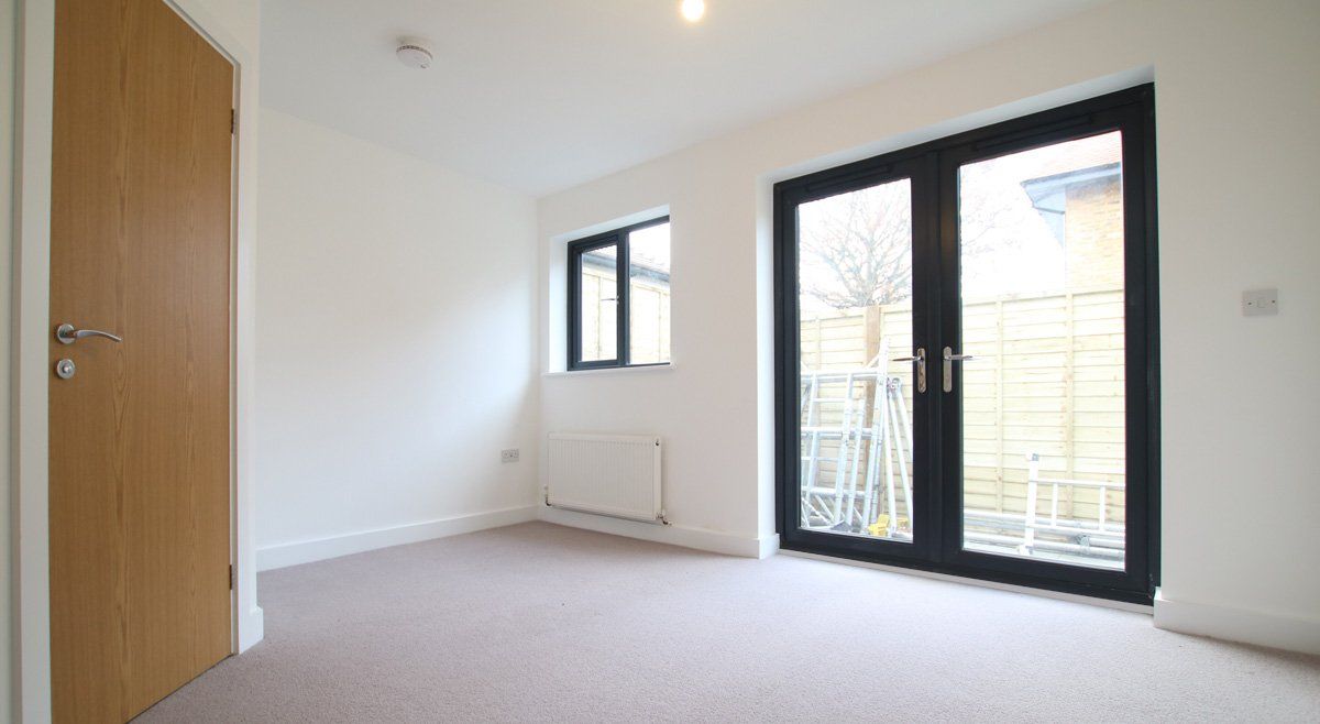 69 Crossbrook Street, Cheshunt: photo 3 of 8